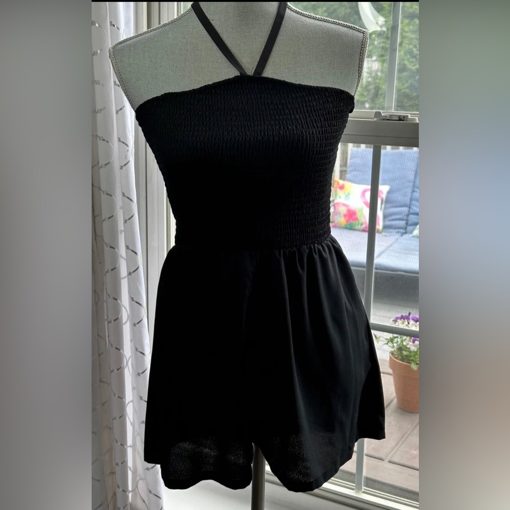 New NWT Lily Rose black smocked romper shorts outfit size small